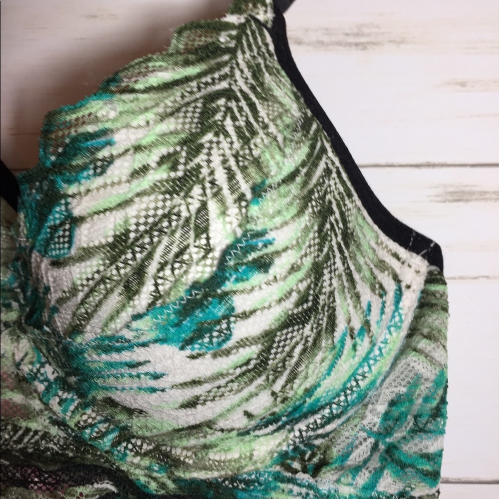 PINK Lace Racerback - Picture 3 of 7